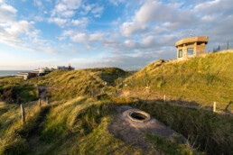 Rondom een aantal bunkers op het Vuurbaakduin in Wijk aan Zee zijn hekken geplaatst, maar de meeste bunkers kun je nog prima van dichtbij bekijken | © Ronald van Wijk Fotografie